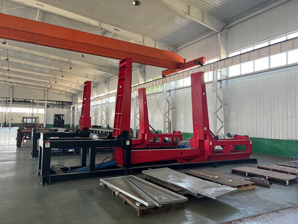 Automatic flipping machine